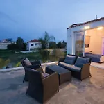 Tnk Luxury Suites