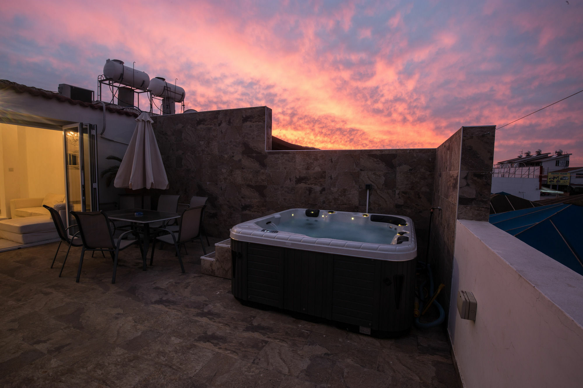 Tnk Luxury Apartment